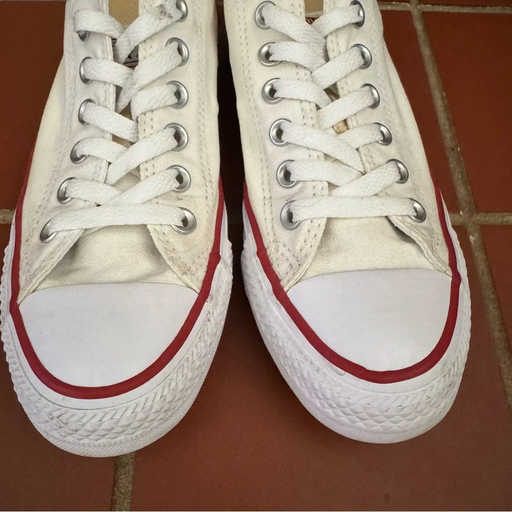 Converse White Chuck Taylor All Star Low Men 4.5 Women 6.5 Classic Clean Unisex